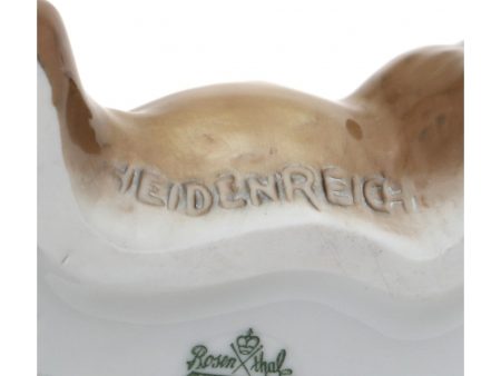 6_m Щенок таксы лежит. Скульптор F. Heidenreich. Розенталь / Rosenthal, Германия, середина ХХ в.