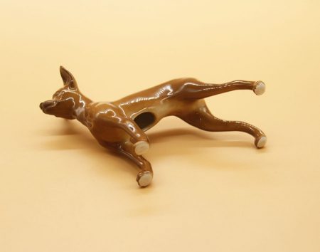 f_catalog_content_5303_3 Собака Той-терьер стоящий. Сциталис. Астрахань