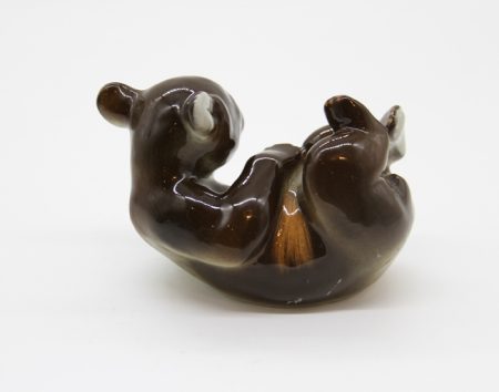 f_catalog_content_5930_2 Резвящийся медвежонок на спине. ЛФЗ