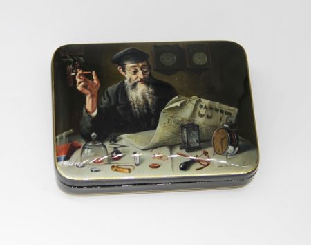 f_catalog_content_8259_2 Шкатулка «Часовщик». Роспись Федоскино. Автор: Докучаев Е. РФ после 1991 г.