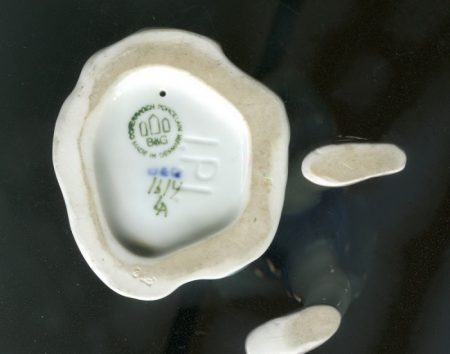 f_catalog_content_8529_5 Дети. Девочка целует. Bing & Grondahl. Копенгаген. Дания