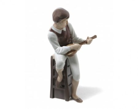 f_catalog_content_8591_4 Музыкант с мандолиной. Bing & Grondahl. Копенгаген. Дания