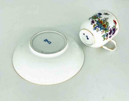 f_catalog_content_945_5 Чайная пара «Цветы» (чашка и блюдце). «Meissen». Германия 1925–1934 гг.
