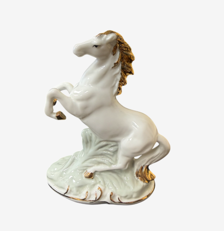 Конь белый златогривый. Предположительно, Китай 2000-е гг. Фирма Xiecheng Art