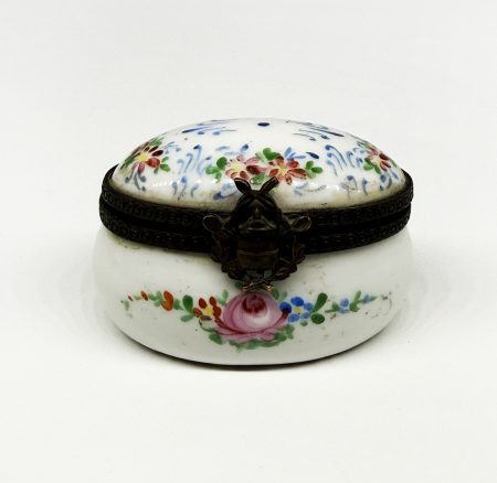 IMG_0246 Шкатулка мини (таблетница) с цветочным орнаментом. Европа, конец XX в.