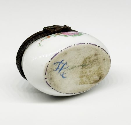 IMG_0250 Шкатулка мини (таблетница) с цветочным орнаментом. Европа, конец XX в.