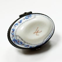 Шкатулка мини (таблетница) "Птица" с подписью. Европа, конец XX в.