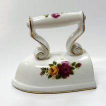 Миниатюра "Утюг". Англия, Cottage Rose. Конец XX в.