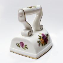 Миниатюра "Утюг". Англия, Cottage Rose. Конец XX в.