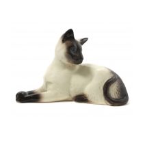 Сиамская кошка лежит. Beswick (Бесвик) в компании Royal Doulton, Великобритания 1975-е гг. Англия