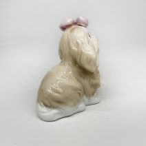 Собака Болонка кремовая с бантом. Азия, 2000-е гг.