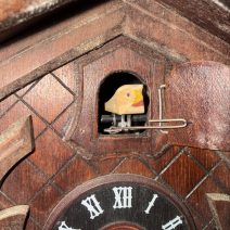 Часы настенные с кукушкой и двумя гирьками. Шварцвальд, Германия 1990-е гг.