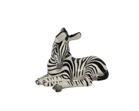 Зебра большая лежит. Ленинградский ФЗ. Автор Веселов П.П. Высота 14,3 см.