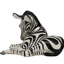 Зебра большая лежит. Ленинградский ФЗ. Автор Веселов П.П. Высота 14,3 см.