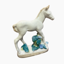 Жеребенок в цветах белый. СССР 1950-1970 гг.