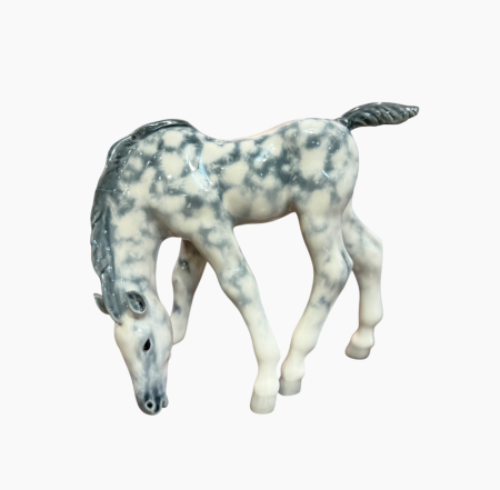 Жеребенок пасущийся "в яблоках". ЛФЗ. СССР 1970-е гг.