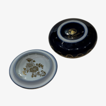 Шкатулка с крышкой Limoges. Изображение Фрагонара “Качели” на крышке. Лимож, Франция. Вторая половина XX в.