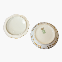 Шкатулка белая Limoges с золочением и цветами. Франция, Лимож. Вторая половина XX в.