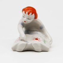 Девочка с книгой. Городницкий фарфоровый завод, СССР Украина 1960-1970 гг.