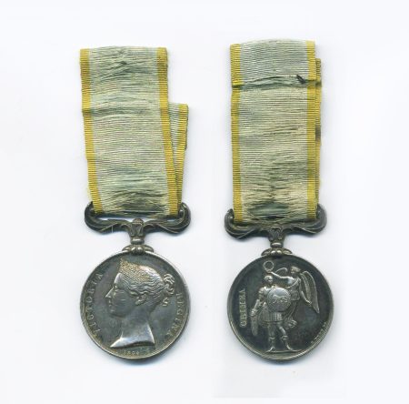 Крымская медаль Crimea Medal, на ленте. Соединенное королевство Великобритании и Ирландии. Англия 1854 г.