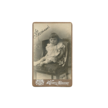 РИ. Квар Ф. Портрет малыша на стуле (Крестник). Кронштадт. 1912 г. Ч/б. 6,5 х 10,5 см