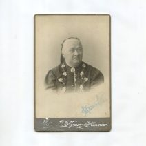 Квар Ф. Портрет женщины. Кронштадт . 16,2 х 10,6 см